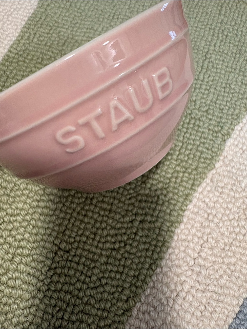 NWOT STAUB SMALL MACARON PASTEL STONEWARE BOWL LIGHT PINK